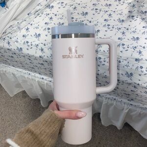 BARELY USED 40 oz Rose Quartz Stanley Tumblr
